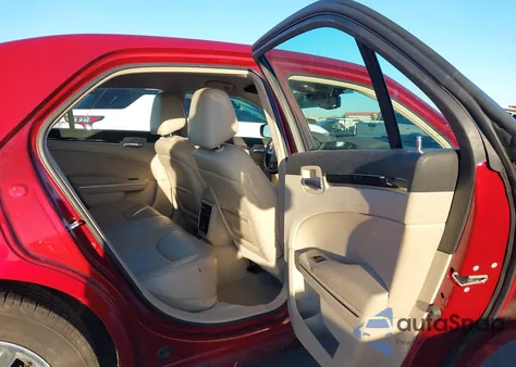 2012 Chrysler 300 Limited z USA, uszkodzony, nr VIN 2C3CCACG7CH142420